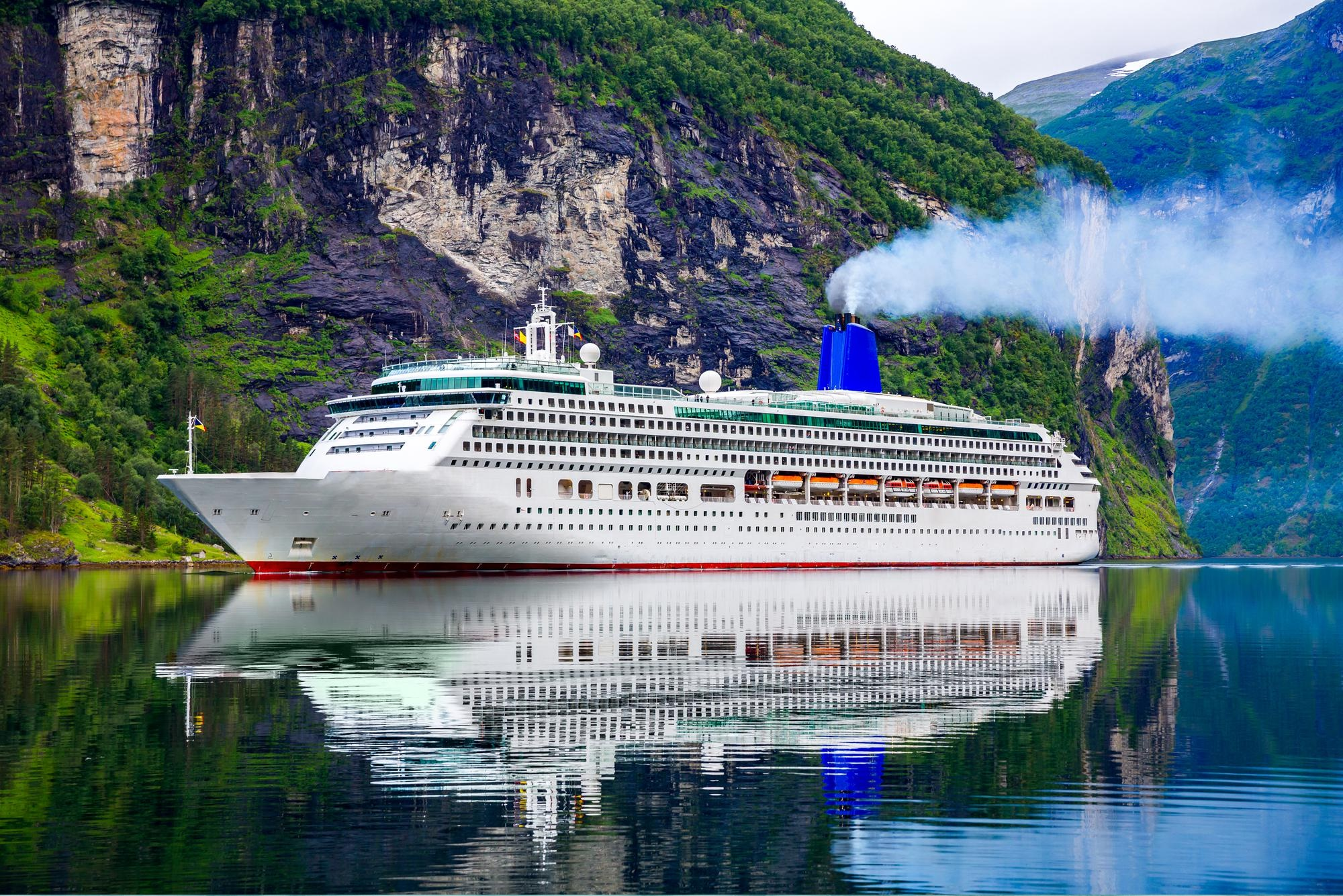 Norwegian Cruise line accept service animals