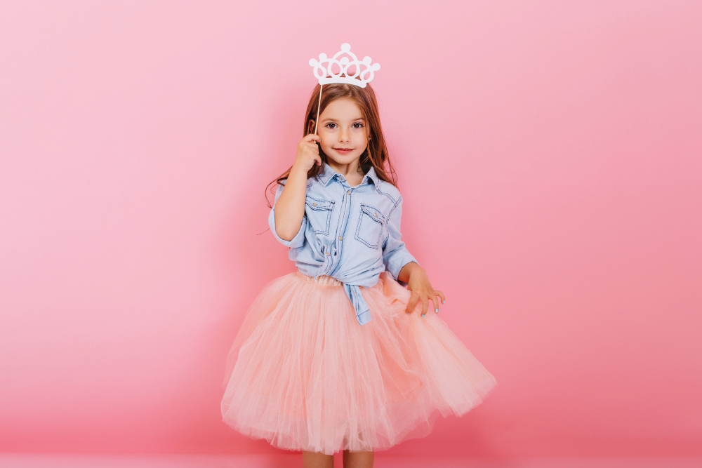 Kid in a princess costume