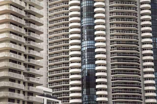 Zoomed photo of a building in miami