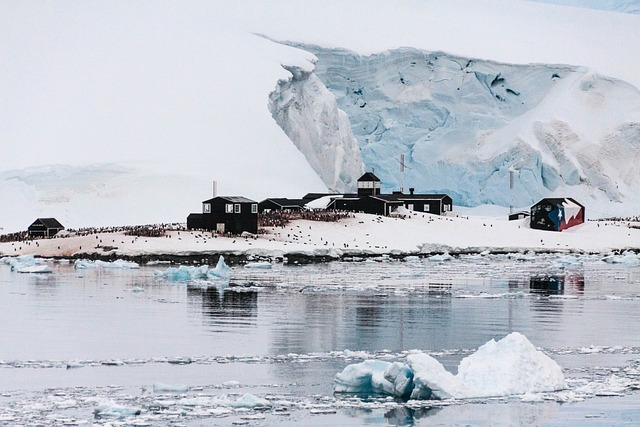houses on top of glaciers in antarctica
